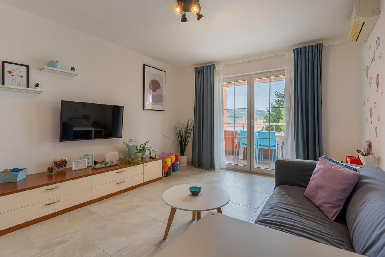 Apartmani Utmar 茨雷斯 外观 照片