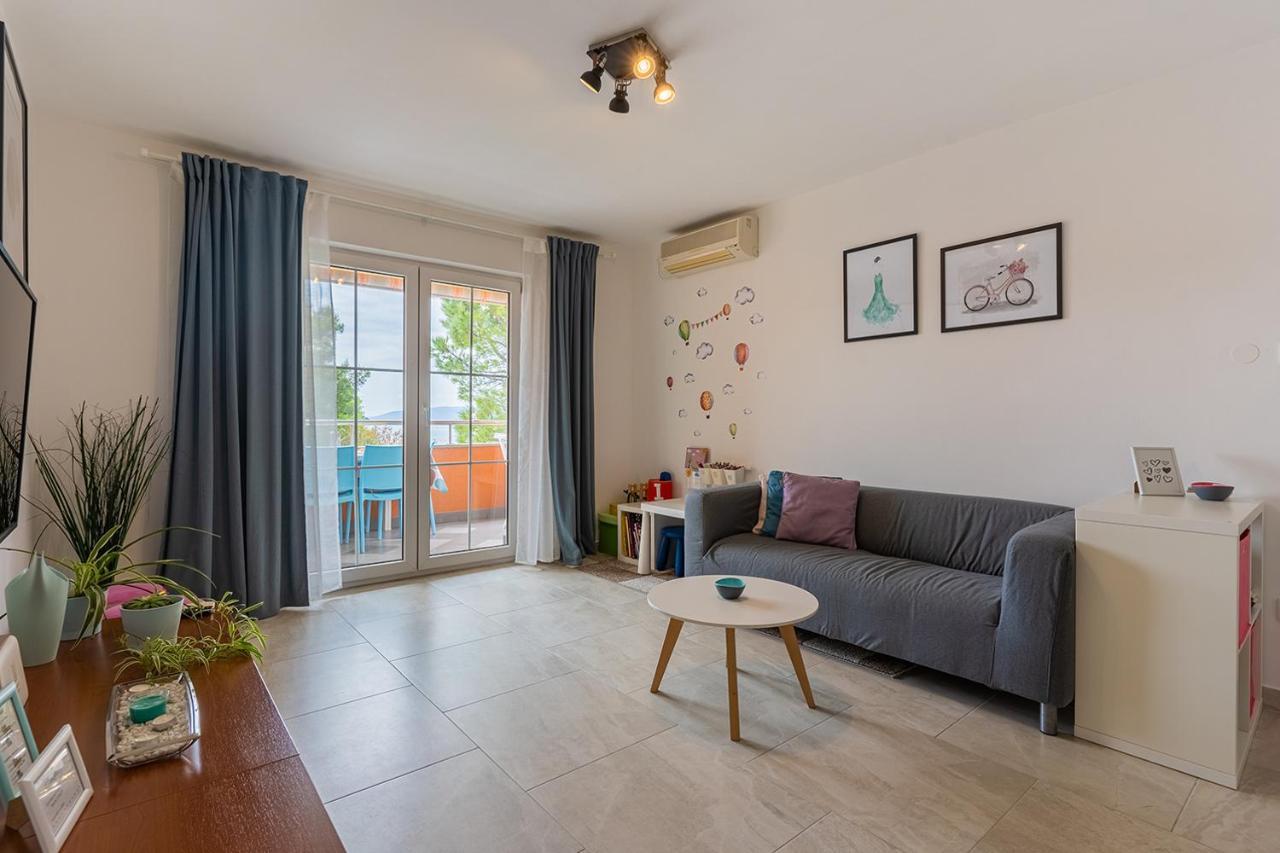 Apartmani Utmar 茨雷斯 外观 照片