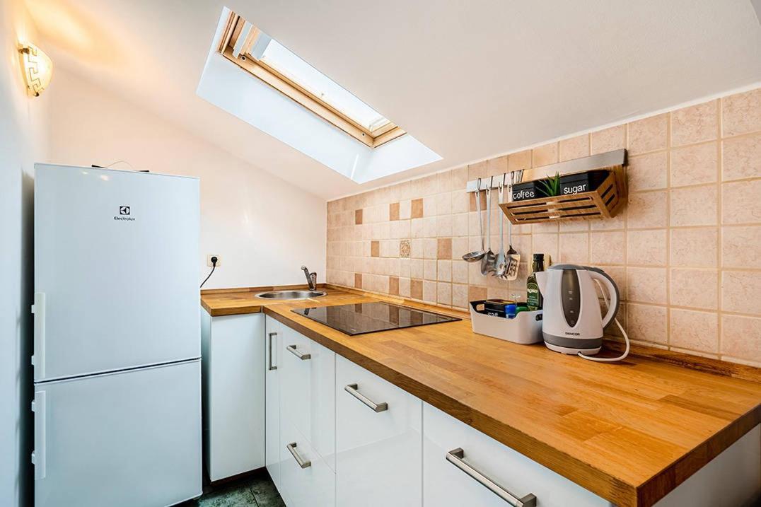 Apartmani Utmar 茨雷斯 外观 照片